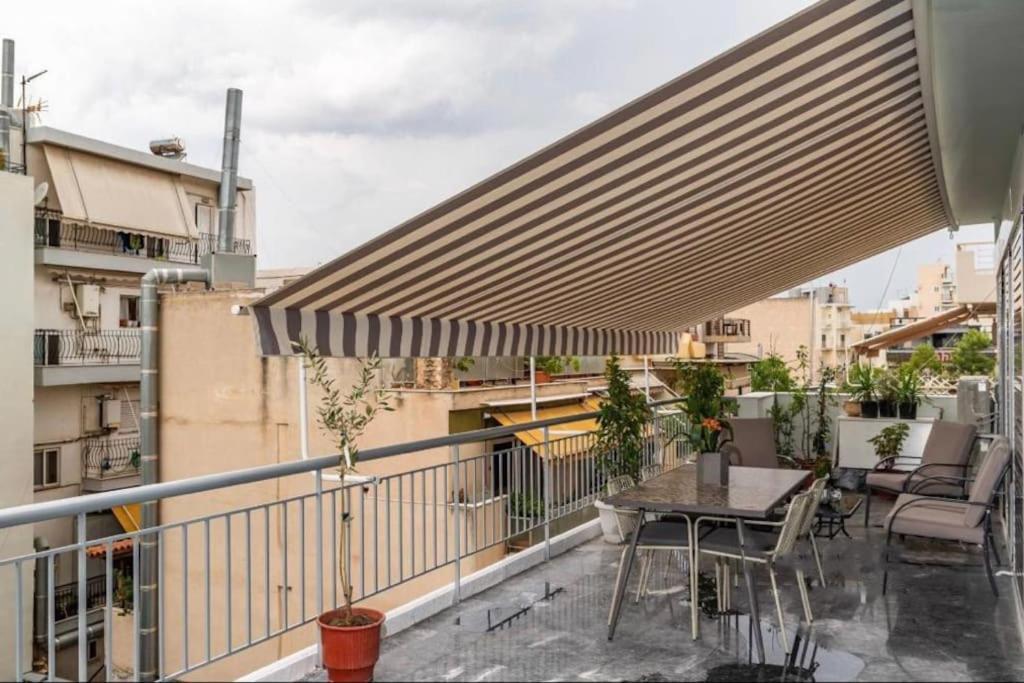Artistic Apt In Vibrant Gazi With Large Terrace By Ghh Atény Exteriér fotografie