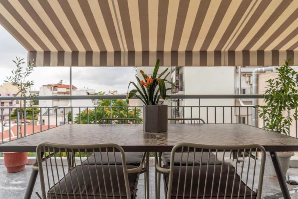 Artistic Apt In Vibrant Gazi With Large Terrace By Ghh Atény Exteriér fotografie
